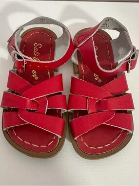 Sun San salt water sandals VGUC size 7